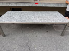 Grosser Granit Gartentisch