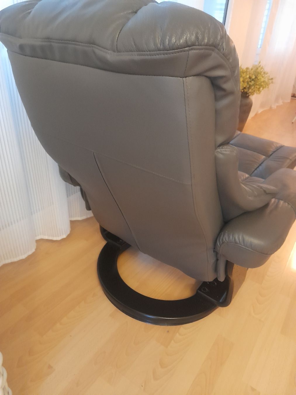 Sessel: Sessel Mit hocker – Gebraucht aus Glattbrugg von B_B 2