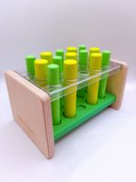 Wooden Posting Stand Holzstab-Steckspiel Bâtonnets Lovevery