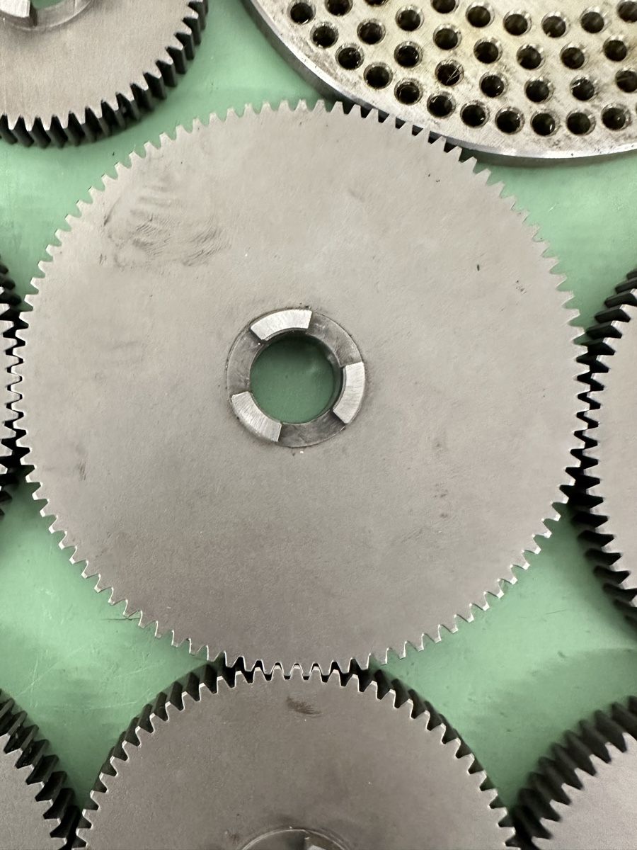 Tutti gli attrezzi: Spezial-Teilradsatz, Special dividing gear set module M1 – Usato da Aarberg venduto da SNMachines 4