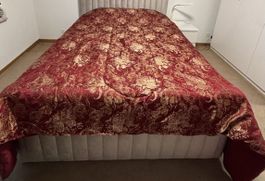 Elegantes Schlafzimmer-Set, Bordeaux-gold, neuwertig.