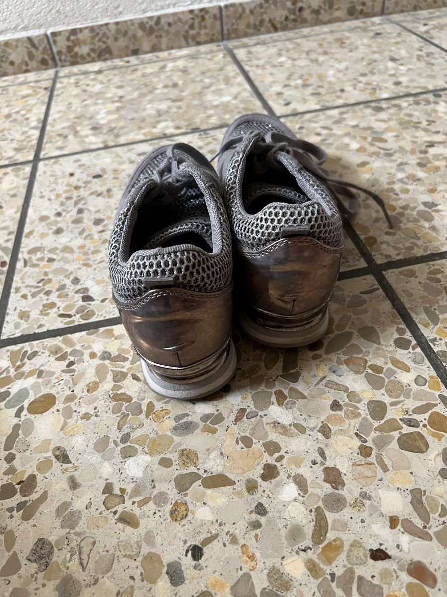 Scarpe da donna: Guess Sneaker Gr. 39, Grau, Glitzer – Usato da Bad Zurzach venduto da Heugumper7 3