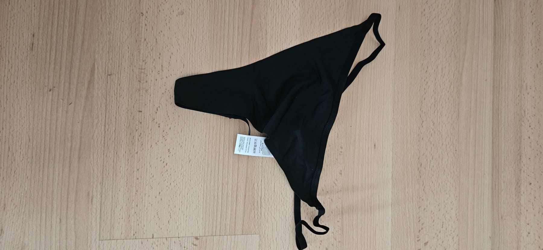 Altra biancheria intima: String comme neuf porté 1X  (b) – Nuovo (secondo la descrizione) da Lutry venduto da cha_pbg5