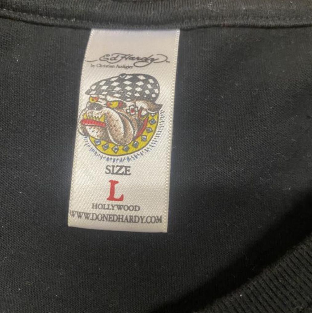 Ed Hardy T-shirt: Seltenes Ed Hardy t shirt – Nuovo (secondo la descrizione) da St. Gallen venduto da sourced_limited 2