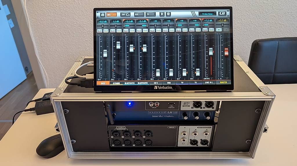 Soundcraft Console di mixaggio: Soundcraft UI12 + mini PC + Touchscreen – Usato da Balgach venduto da Bassman4