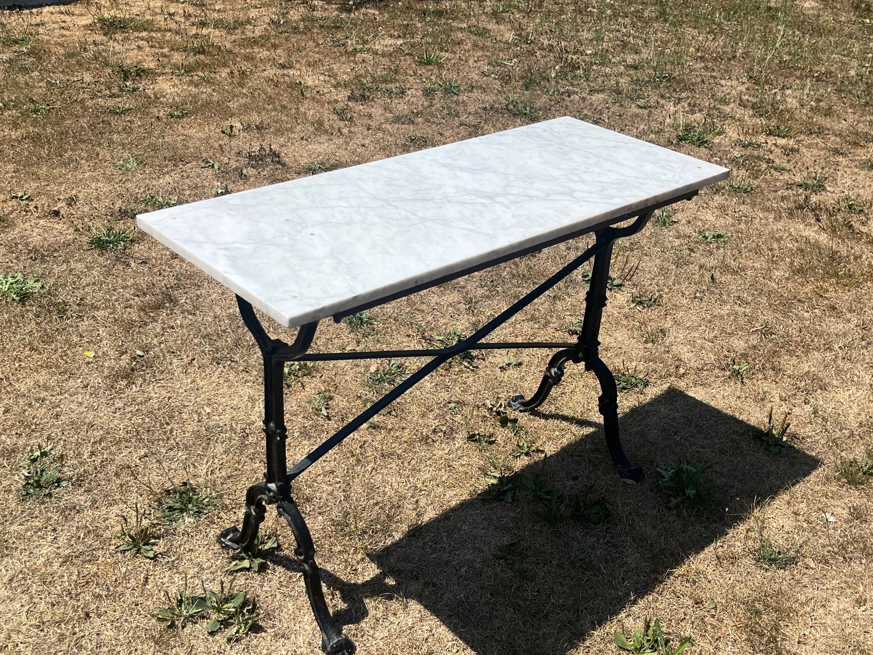 Tables: Gartentisch  mit Marmorplatte – D'occasion à Allmendingen b. BE par juair 1