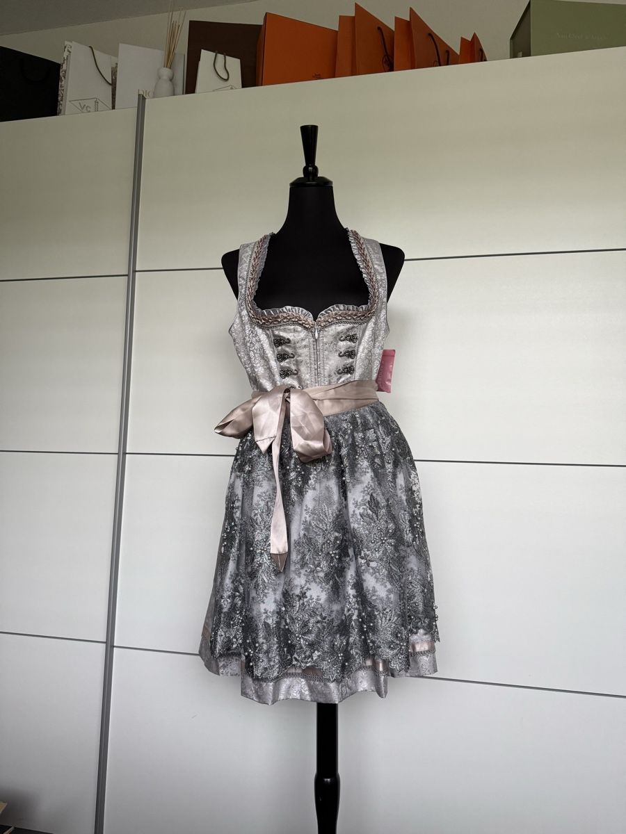Krüger Vestiti: Wunderschönes Krüger Dirndl in Gr. 40 / neu! – Nuovo e nell'imballaggio originale da Olten venduto da ale_nb2x 2