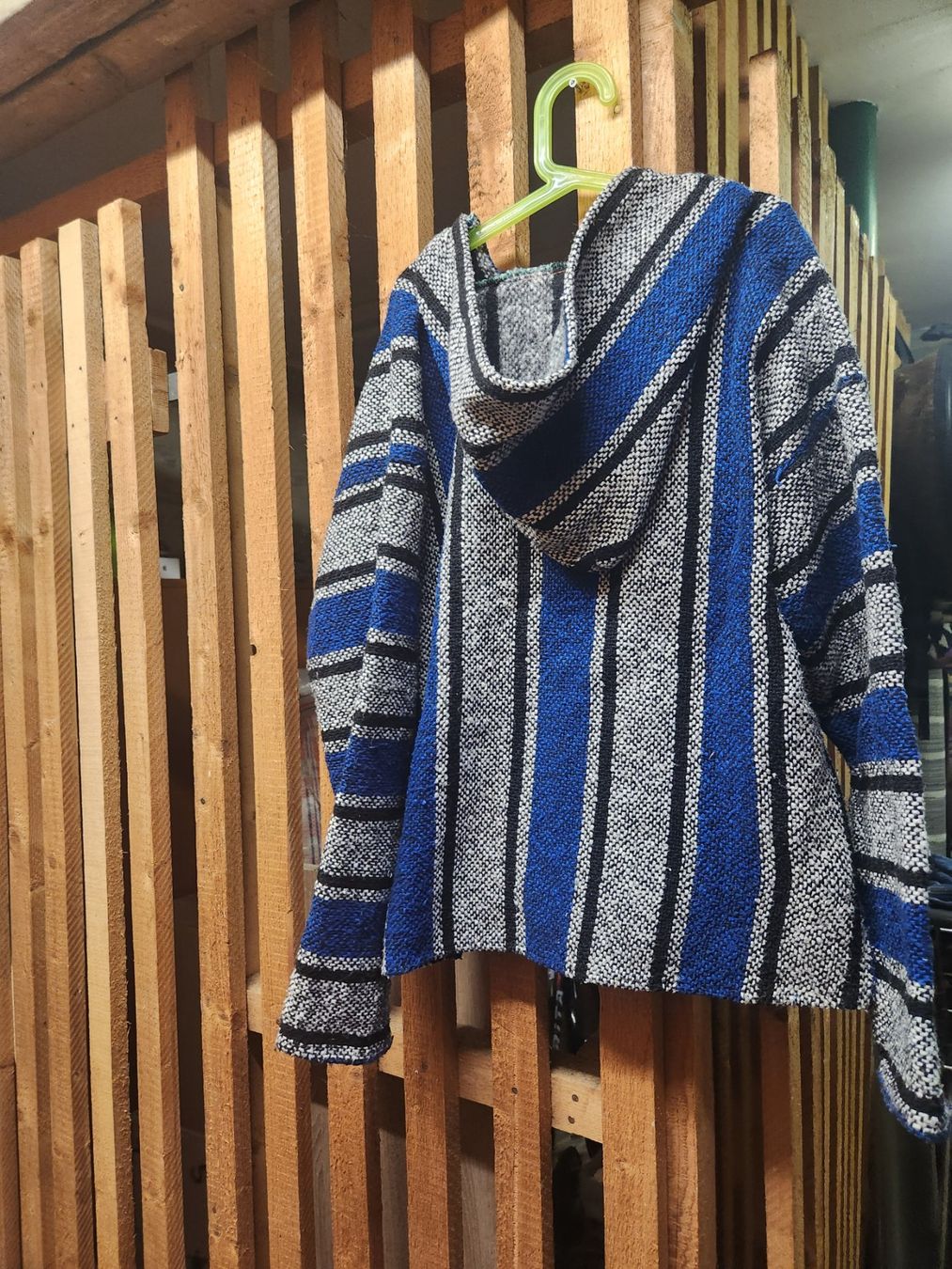 Pullover & Sweatshirts: Pullover blau – Gebraucht aus Basel von mangome 1