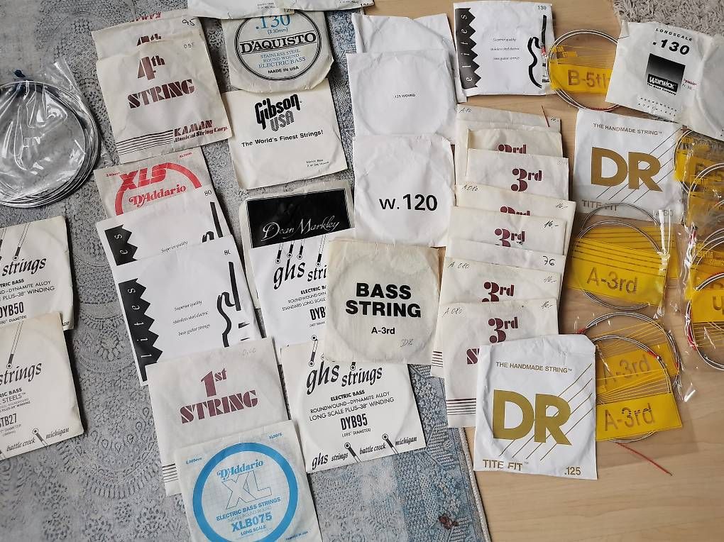 Strumenti musicali: Bass Strings (diverse)  – Usato da Bern venduto da chr_pkg2 1
