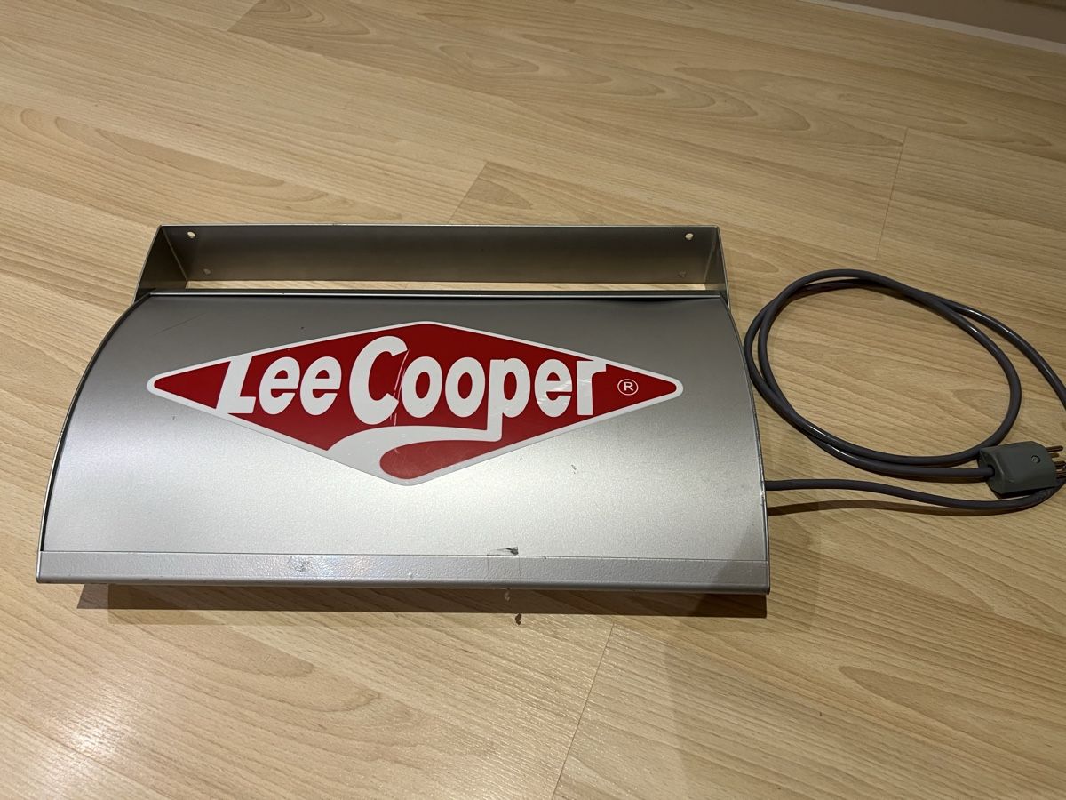 Lampade: Leuchtreklame Lee Cooper – Usato da Winkel venduto da Smilla82