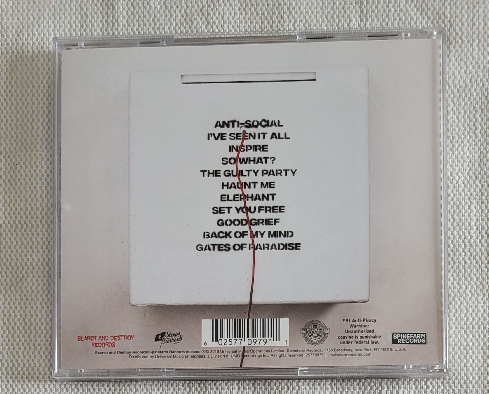 CD: While she sleeps - So what's – Usato da Villars-sur-glane venduto da Epsilonhike 1