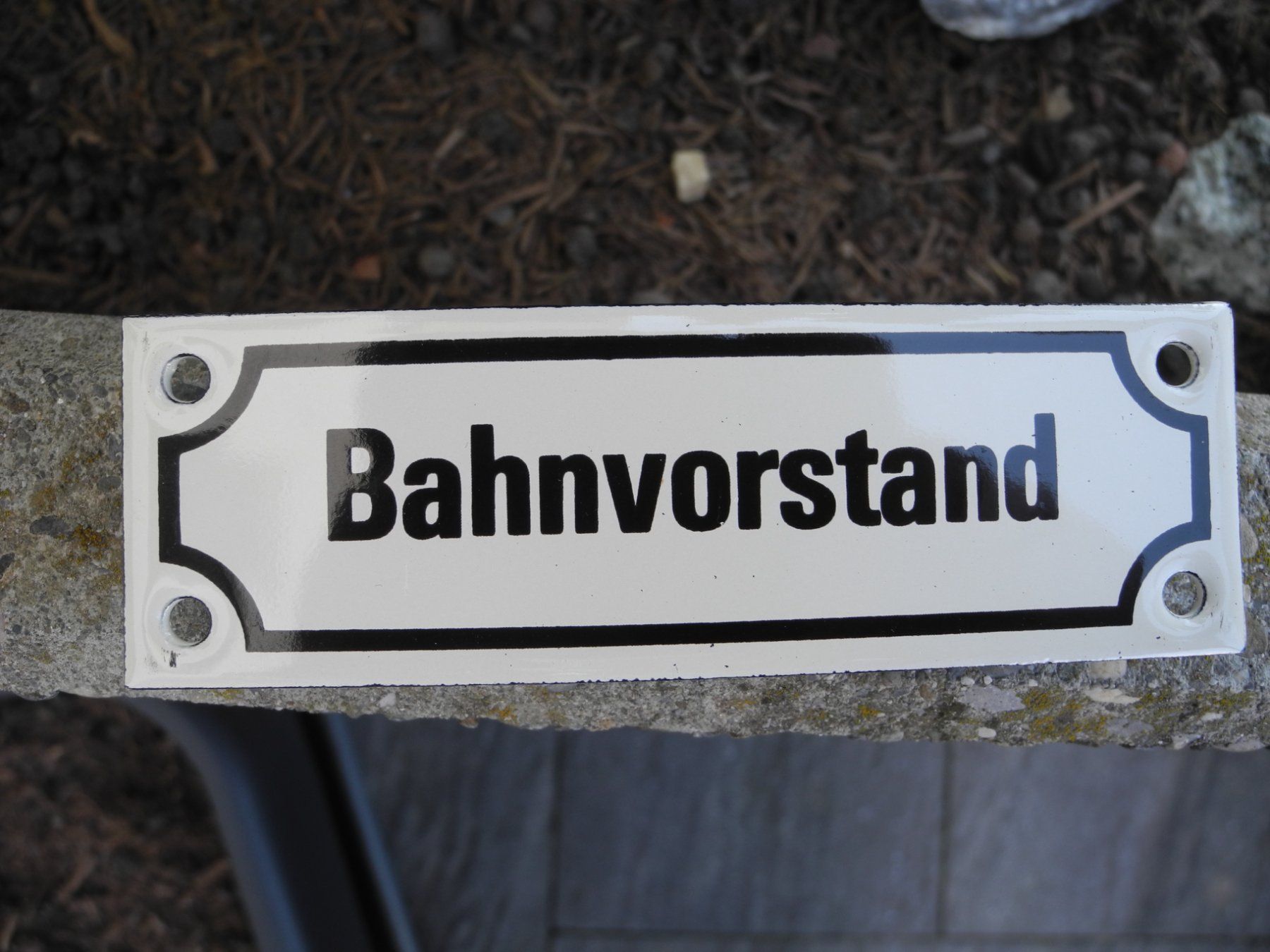 Insegne: BAHNSCHILD – Usato da Reinach AG venduto da Huckleberrysix