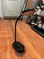 Schreibtischlampe schwarz mit Wireless Charging Funktion