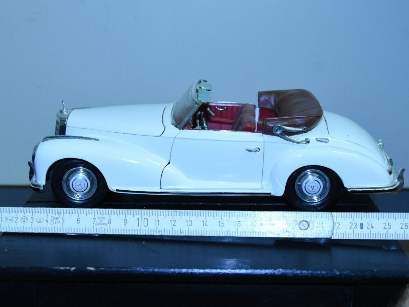 Maisto Modellautos: Modellauto Mercedes-Benz 300 S, Maisto – Gebraucht aus Giswil von Guardia75 2