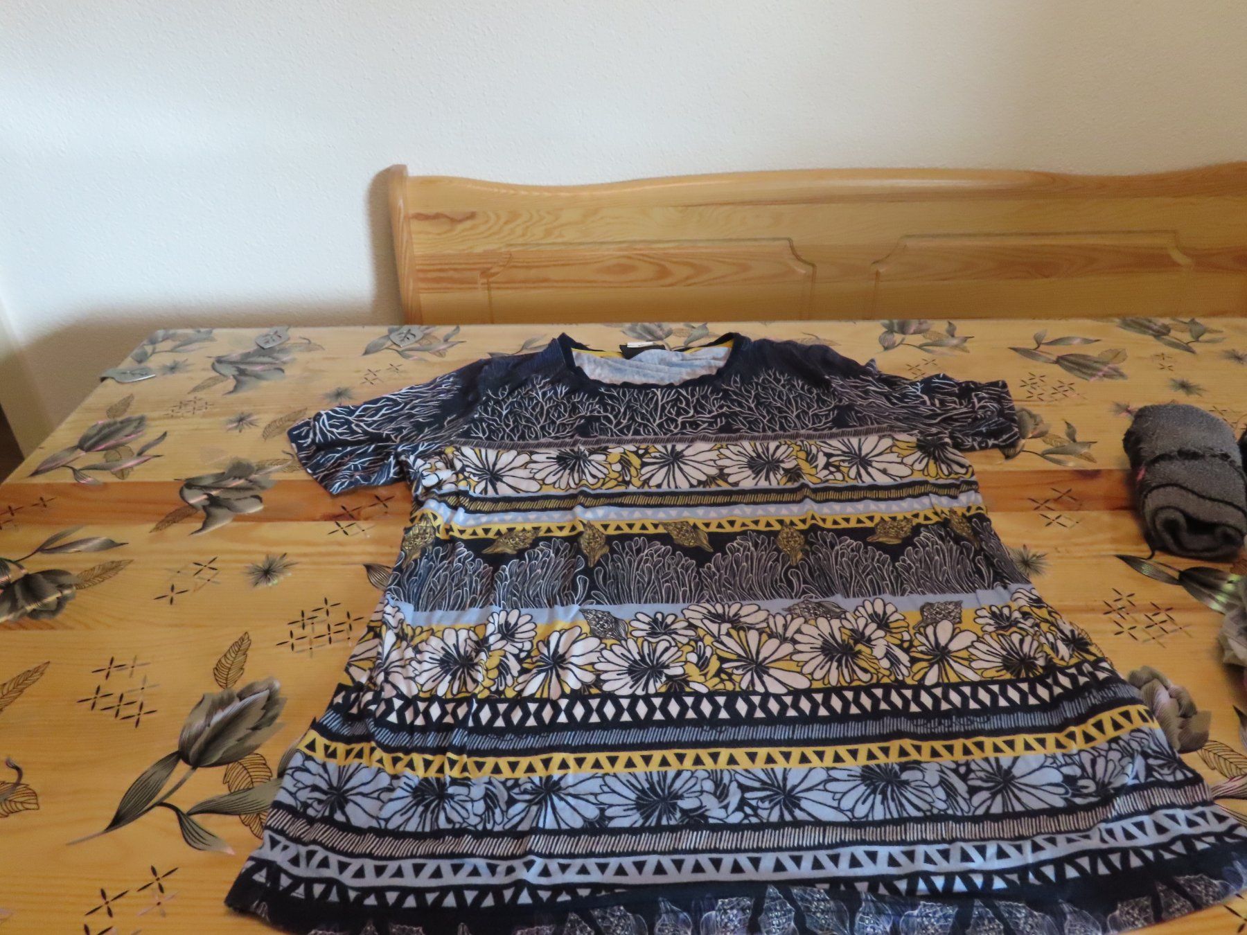 T-shirt: 2xT- Shirt Mit  Socken Mit  Unterwasche – Usato da Rüfenacht BE venduto da tial70 3
