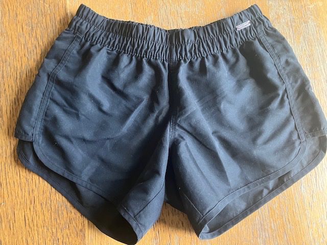 Lascana Pantaloni: kurze Sporthose von Lascana – Usato da Aathal-Seegräben venduto da daso03