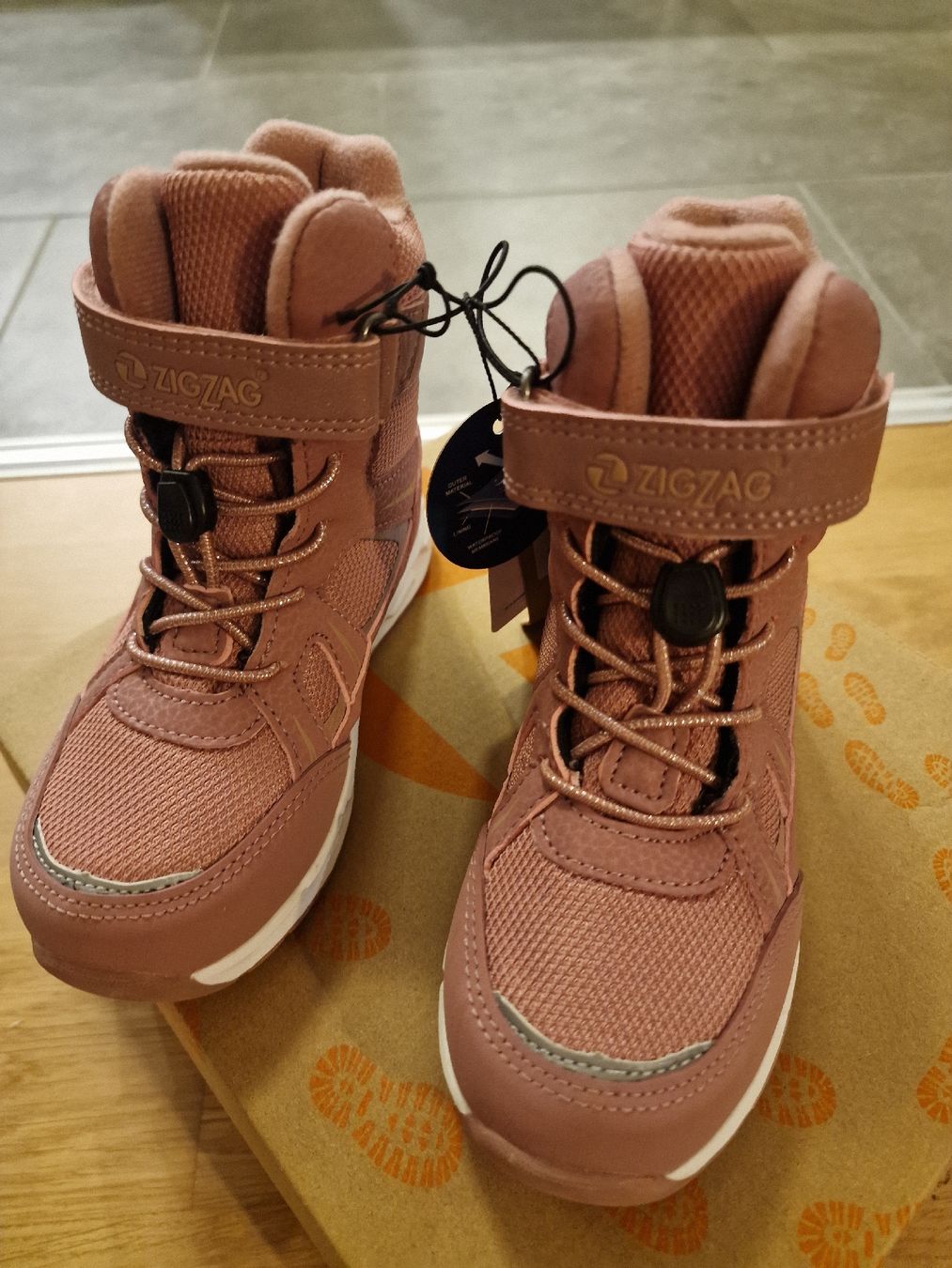 Chaussures hommes: ZigZag Kinderschuh Mess Rose – Neuf avec emballage d'origine à Dübendorf par joa_rmb7 2