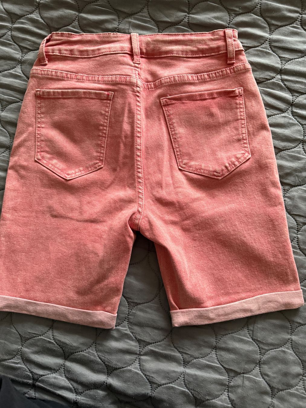 Jeans: Neue Shorts Gr. L – Usato da Altishofen venduto da UrsulaP0102 1