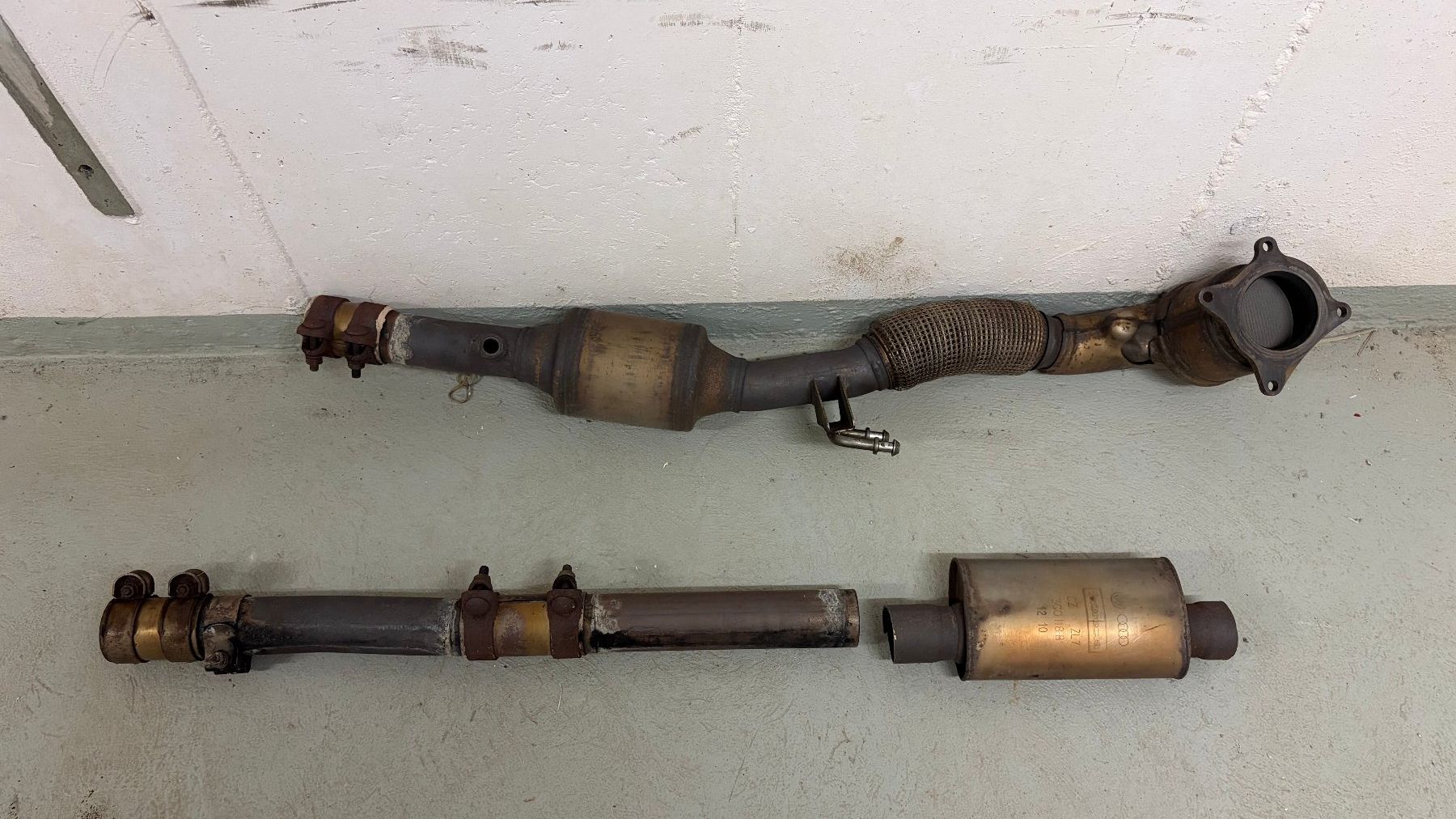 Volkswagen Auspuffanlagen: Original VW Golf 6 R Downpipe – Gebraucht aus Zofingen von GTracer
