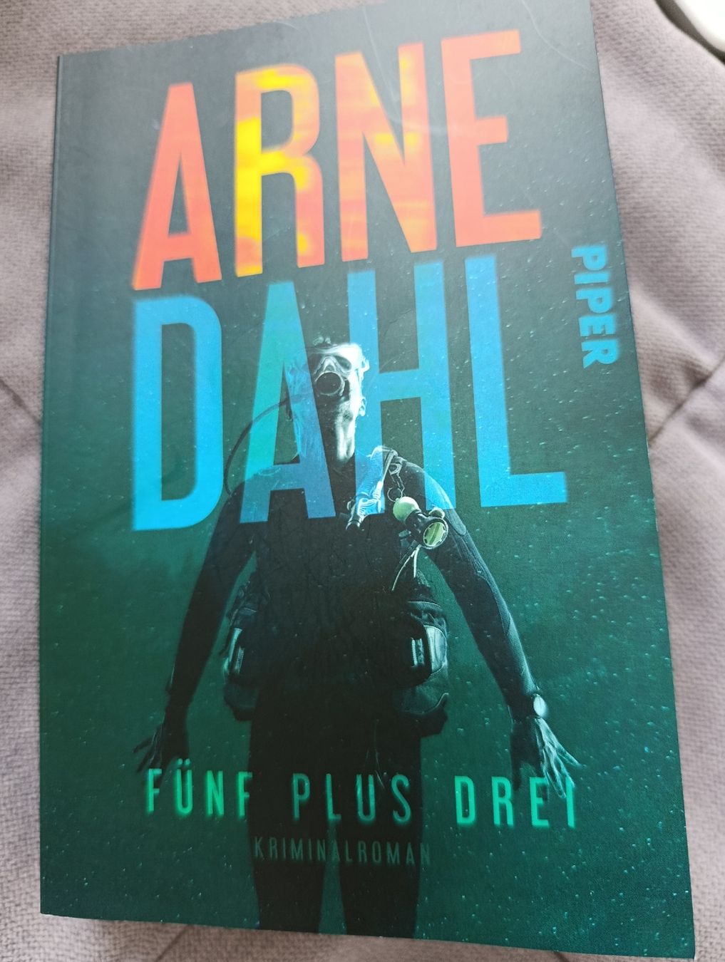 Livres: Arne Dahl Fünf plus Drei – D'occasion à Bellach par TORA4