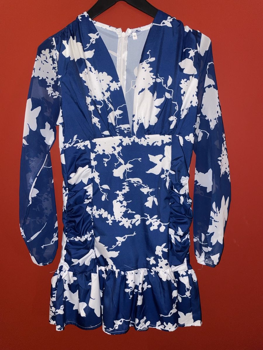 Kleider: Sommerkleid kurz mit Ausschnitt – Neu (gemäss Beschreibung) aus Dietikon von MCage 2