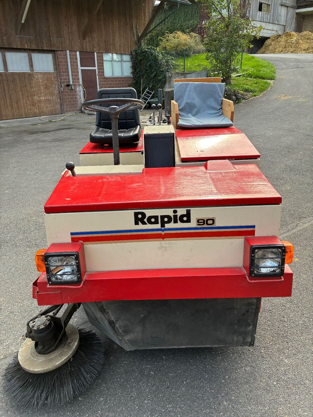 Rapid Tutte le macchine: Kehrmaschine Rapid Dulevo – Usato da Hünenberg See venduto da BoAr 1