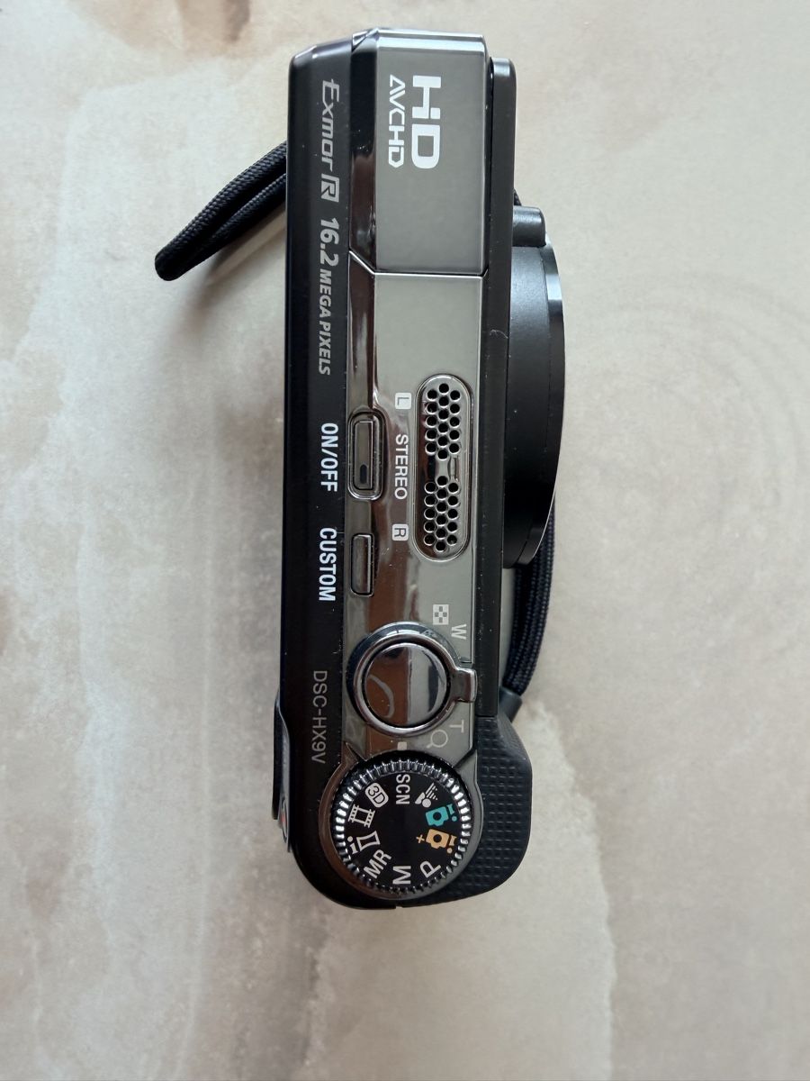 Sony Fotocamera: Sony Digital Camera DSC HX9V – Usato da Thalwil venduto da BELLE09 2