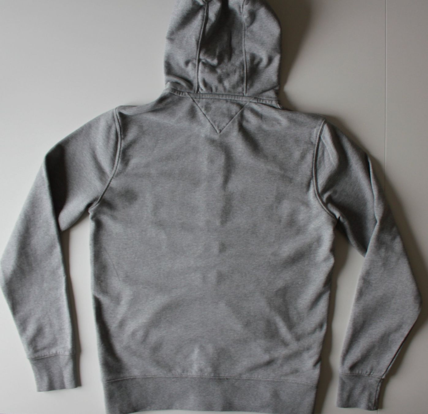 Tommy Hilfiger Pullover & Sweatshirts: Veste zippée à capuche Tommy Hilfiger t. M – Gebraucht aus Peseux von Gilloss 4