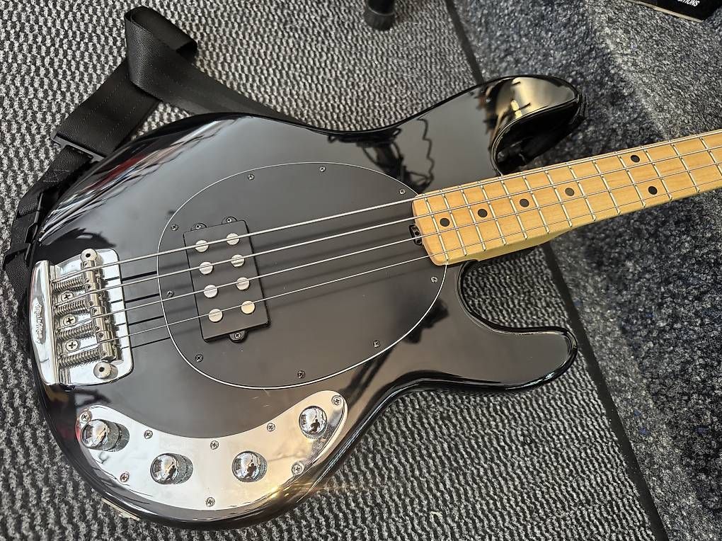 Musikinstrumente: Basse Musicman Stingray 3 US – Gebraucht aus Morges von GvnMusic 4