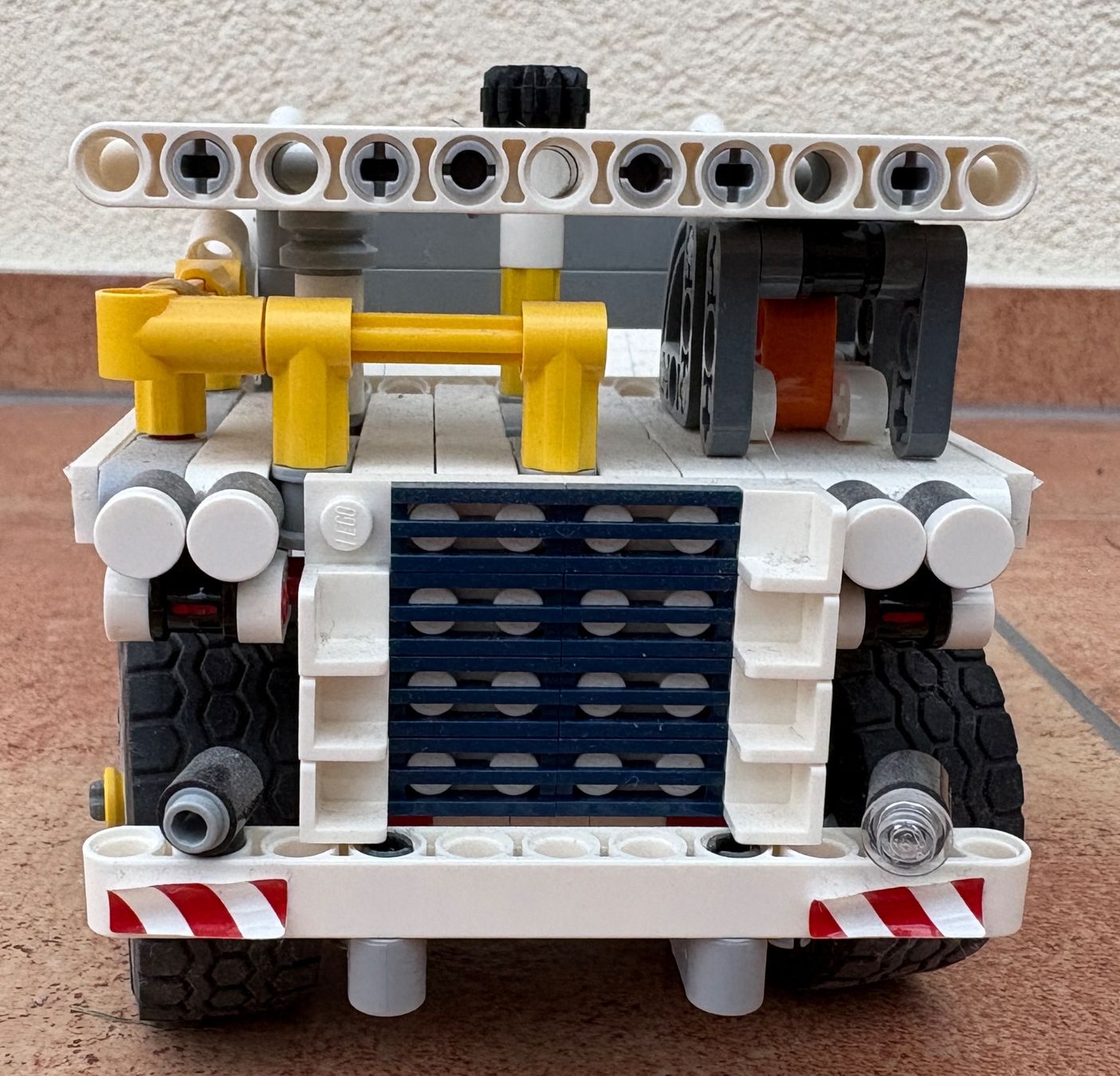 Lego Giocattoli: Lego Technic Muldenkipper 42055 mit Figuren – Usato da Embrach venduto da Decius 2
