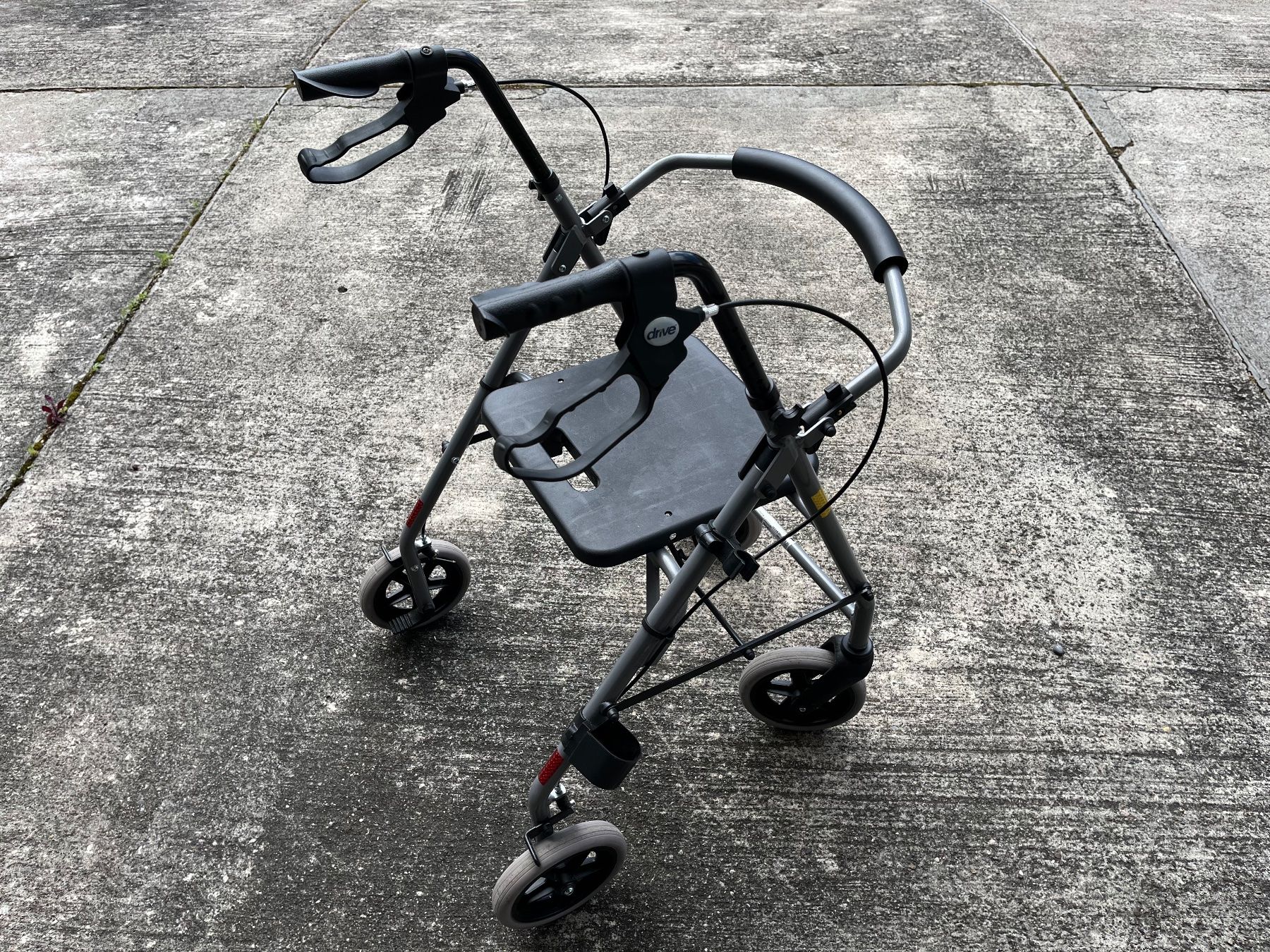 Ausili per la deambulazione: Rollator Gigo 2G mit Korb – Usato da Allschwil venduto da rol_95b5 6