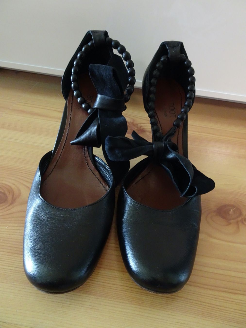 Bally Scarpe da donna: Pumps schwarz zum Binden (Navyboot) 39 – Usato da Thun venduto da flower0211 1