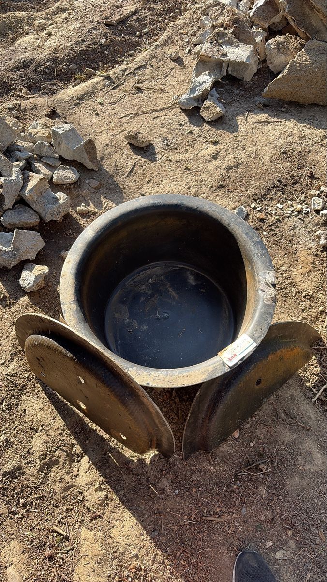 Teiche & Zierbrunnen: Kruk Brunnenbecken glasfaserverstärktem Polyester – Gebraucht aus Baden von 281063