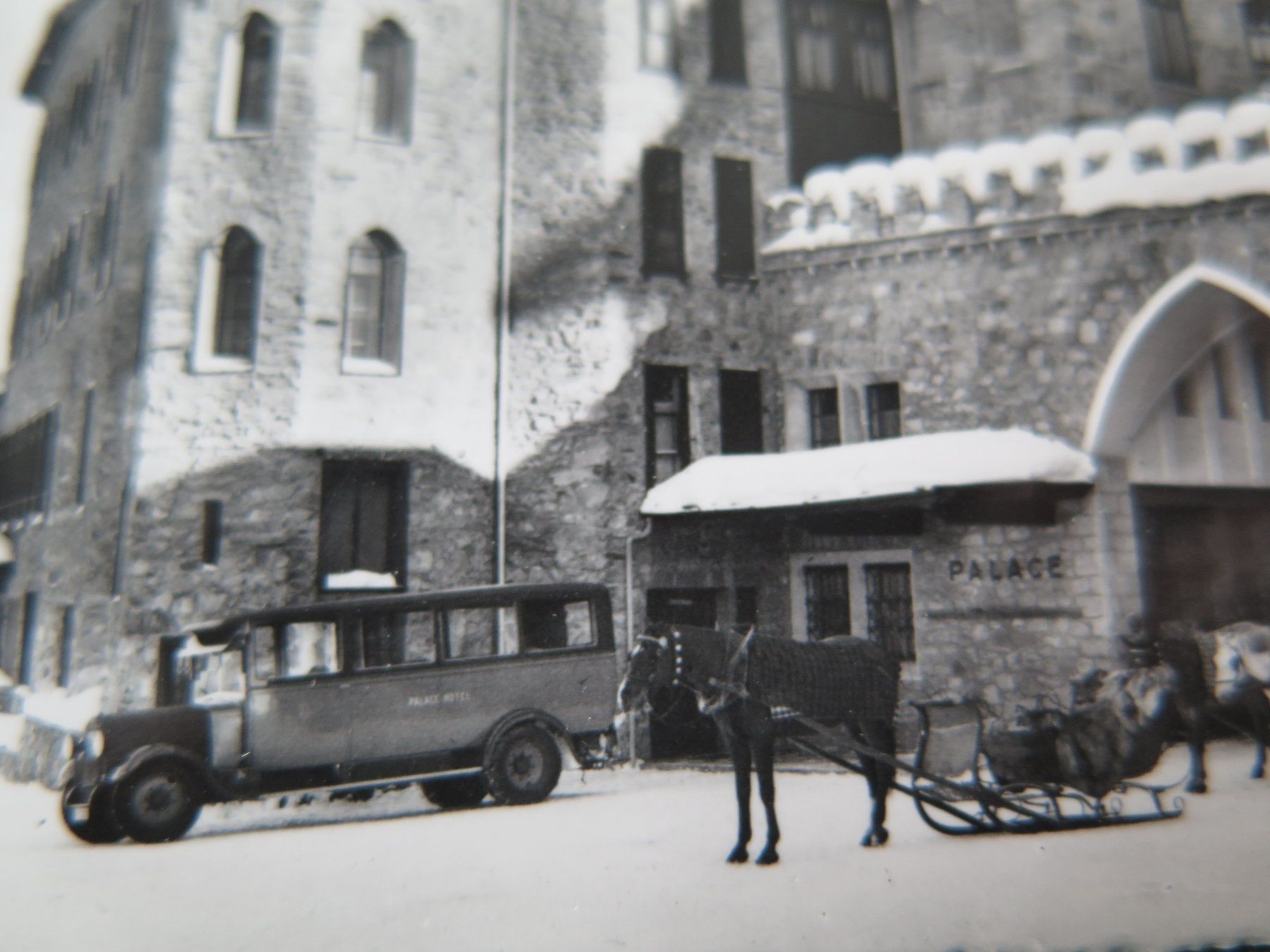Cartoline postali: ST. MORITZ - PALACE-HOTEL - HOTELBUS – Usato da Wittenbach venduto da lipasal 1