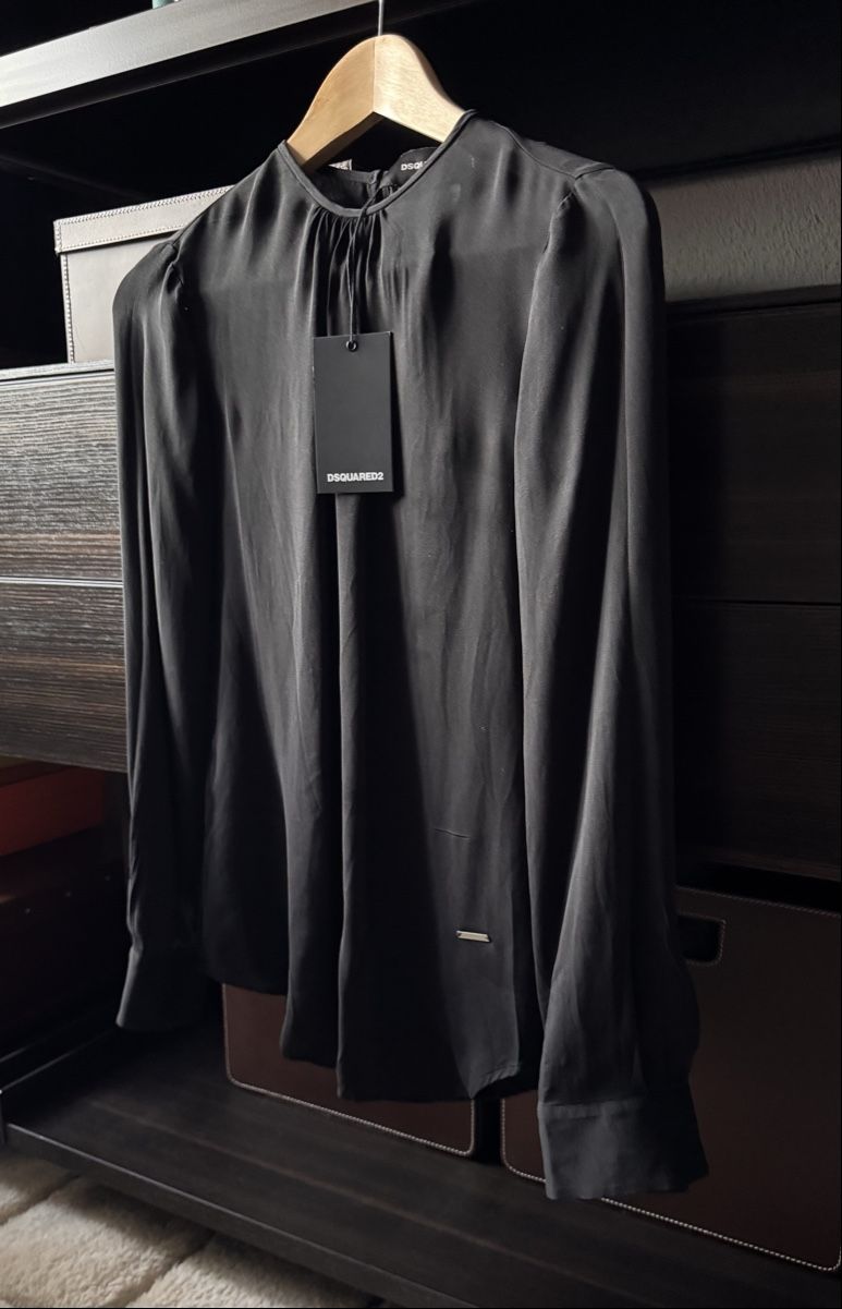 Dsquared2 Chemisiers: DSQUARED2 Bluse Schwarz Grösse 34 – D'occasion à Wilderswil par Renaissance1 1