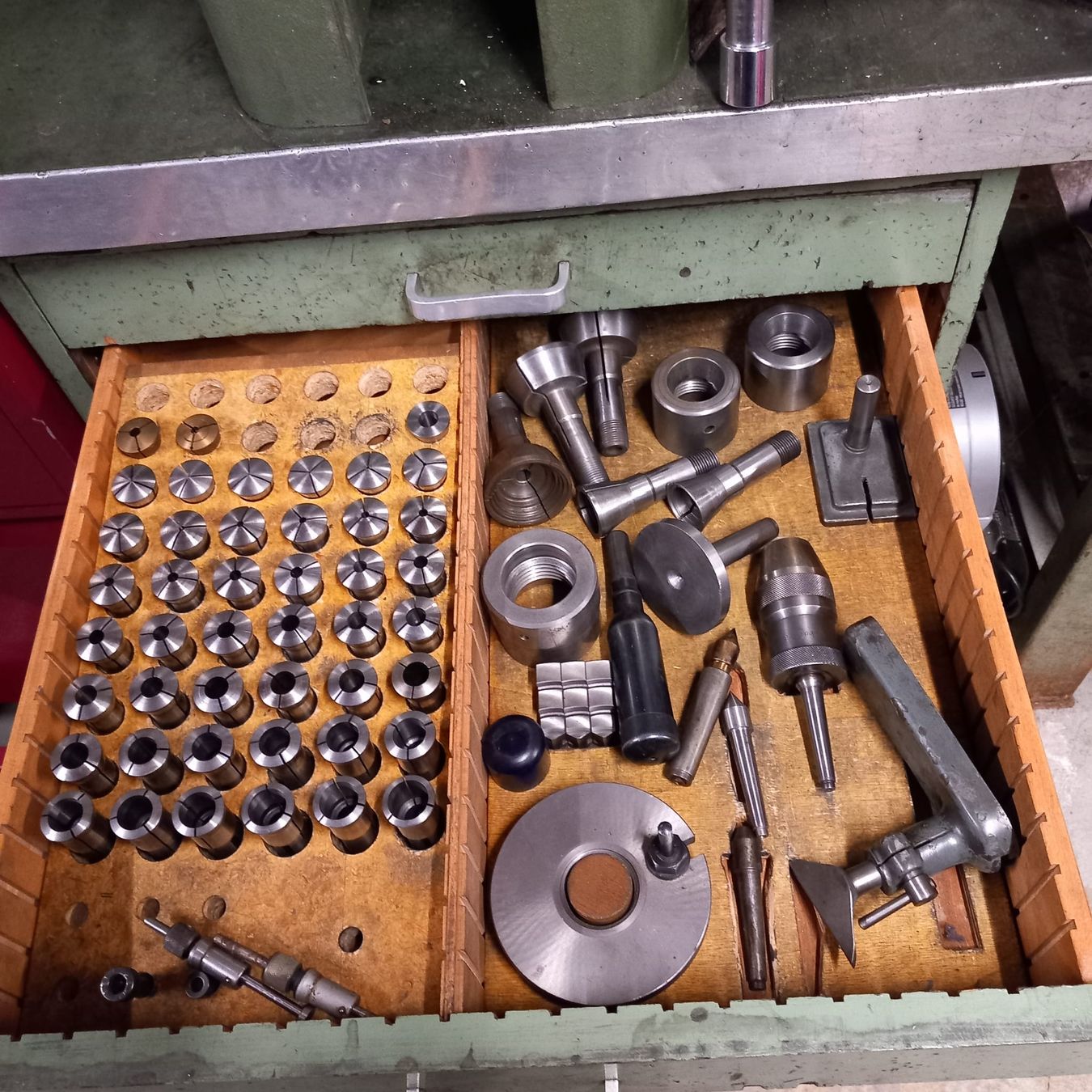 Schaublin Tutte le macchine: Schaublin 102 mit Zubehör – Usato da Recherswil venduto da Deutzd8006Fahrer 4