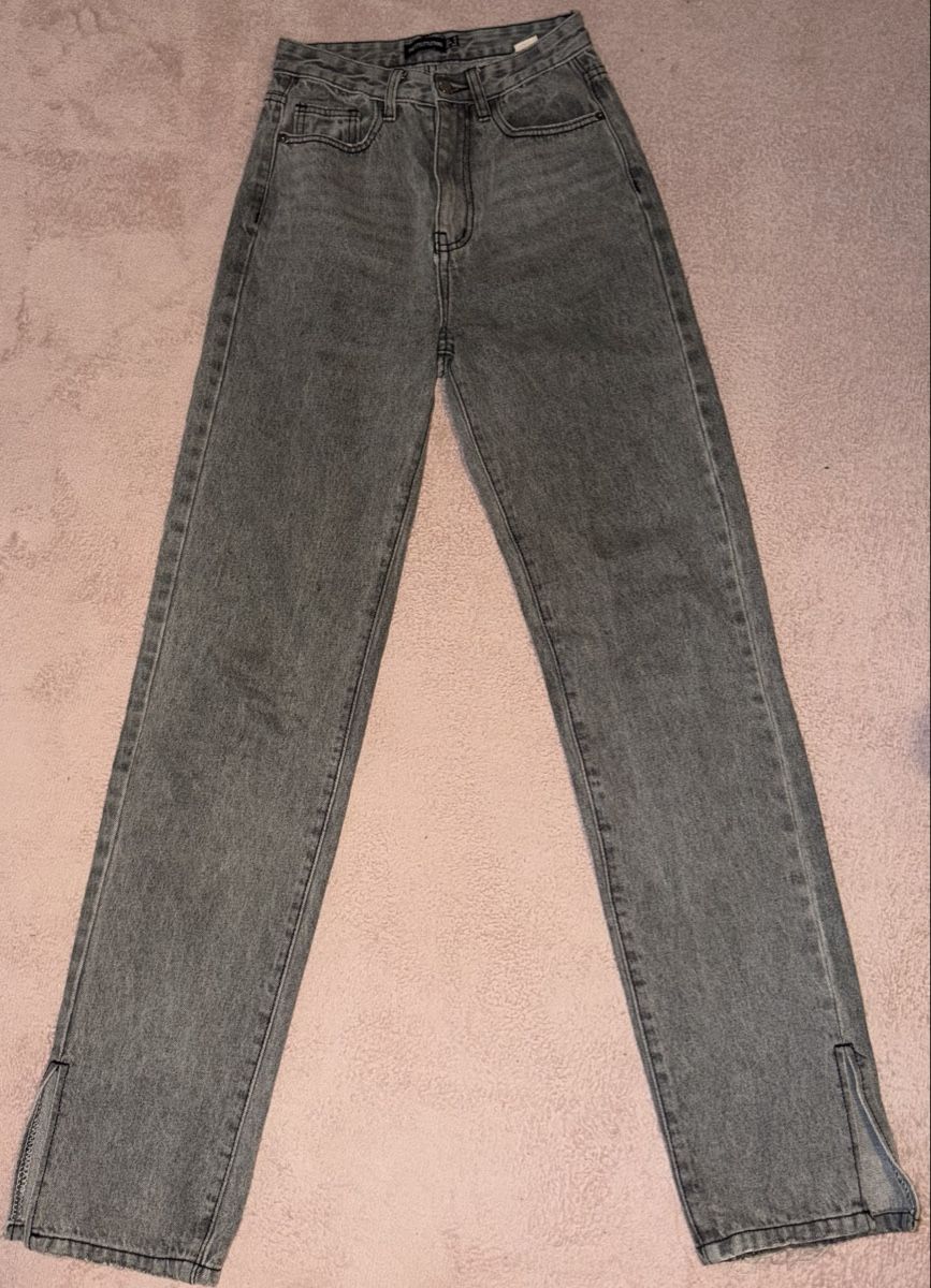 Jeans: Jeans PrettyLittleThing gris taille 34 – D'occasion à Lausanne 26 par g7n_6ycd