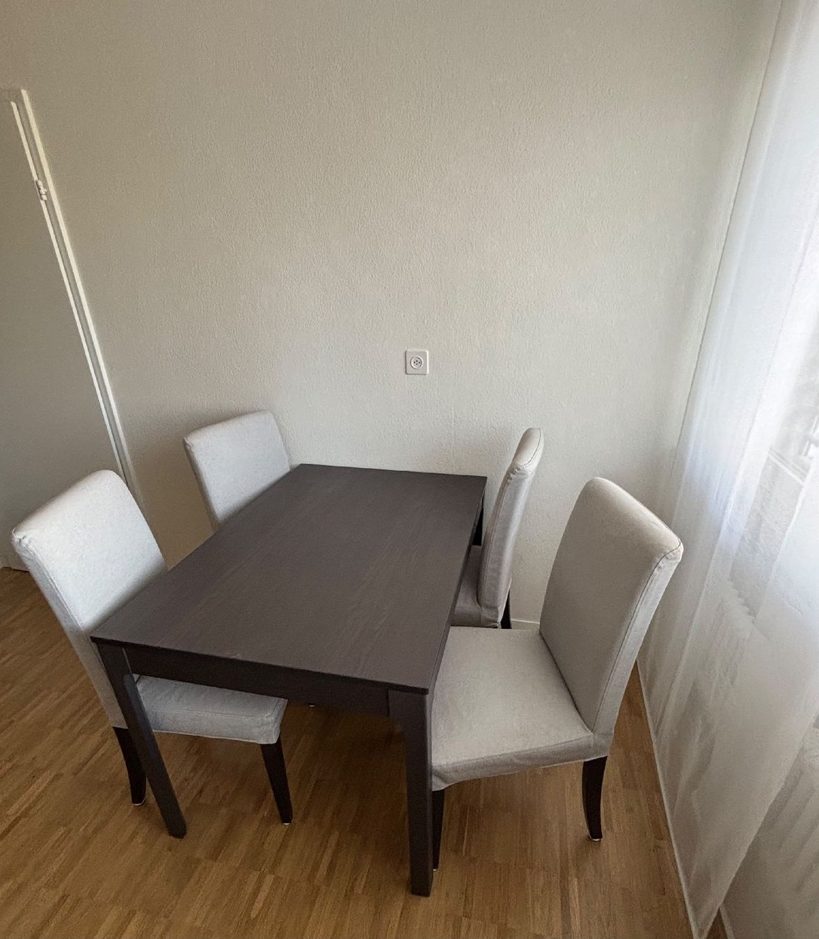 Tavoli: Esstisch mit 4 Stühlen – Usato da Windisch venduto da lad_djx9 1
