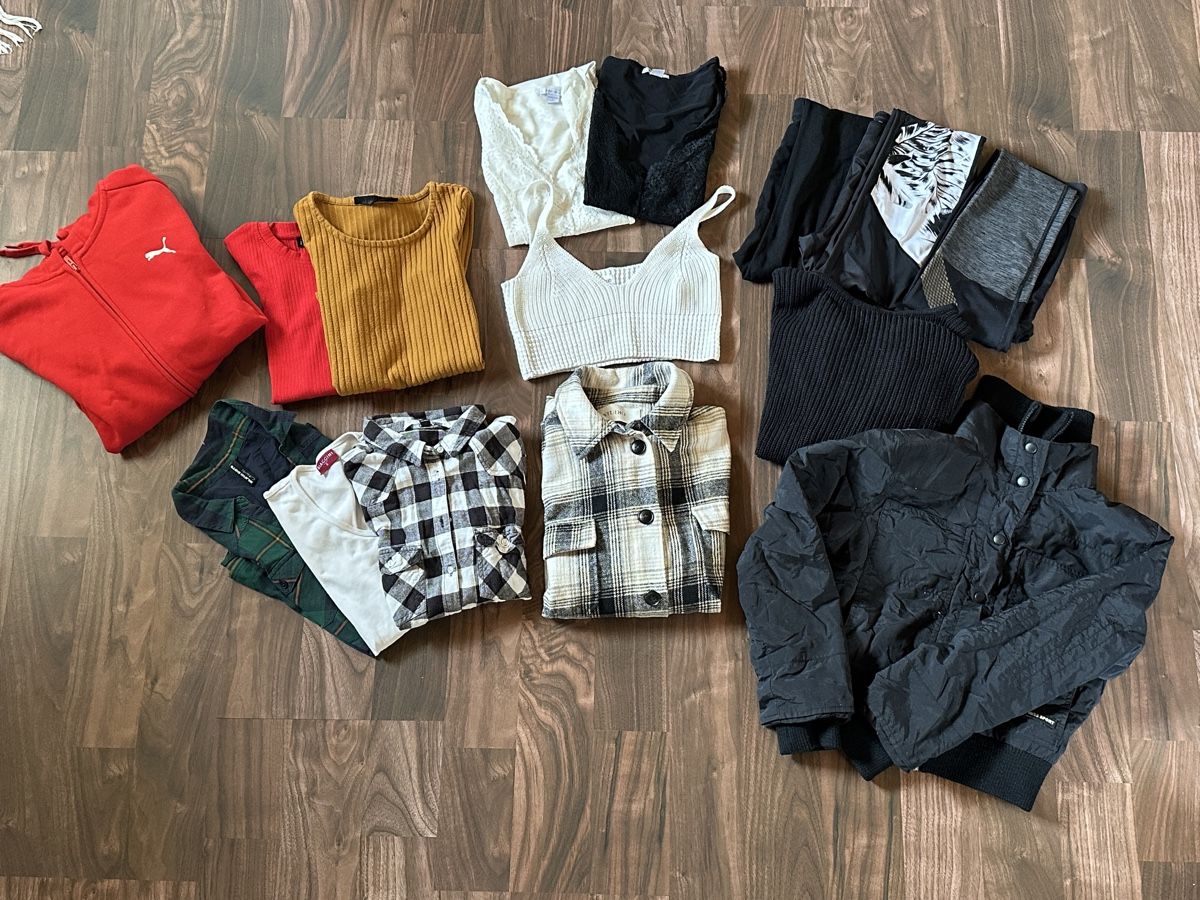Lotti di vestiti: Kleiderpaket Damen Grösse S  – Usato da Müstair venduto da V.Sara