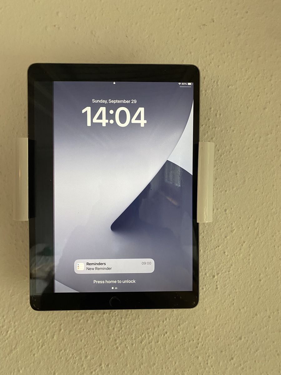 Staffa per monitor: Tablet Halterung Wandmontage iPad Halterung weiss – Usato da Rubigen venduto da Mukuru