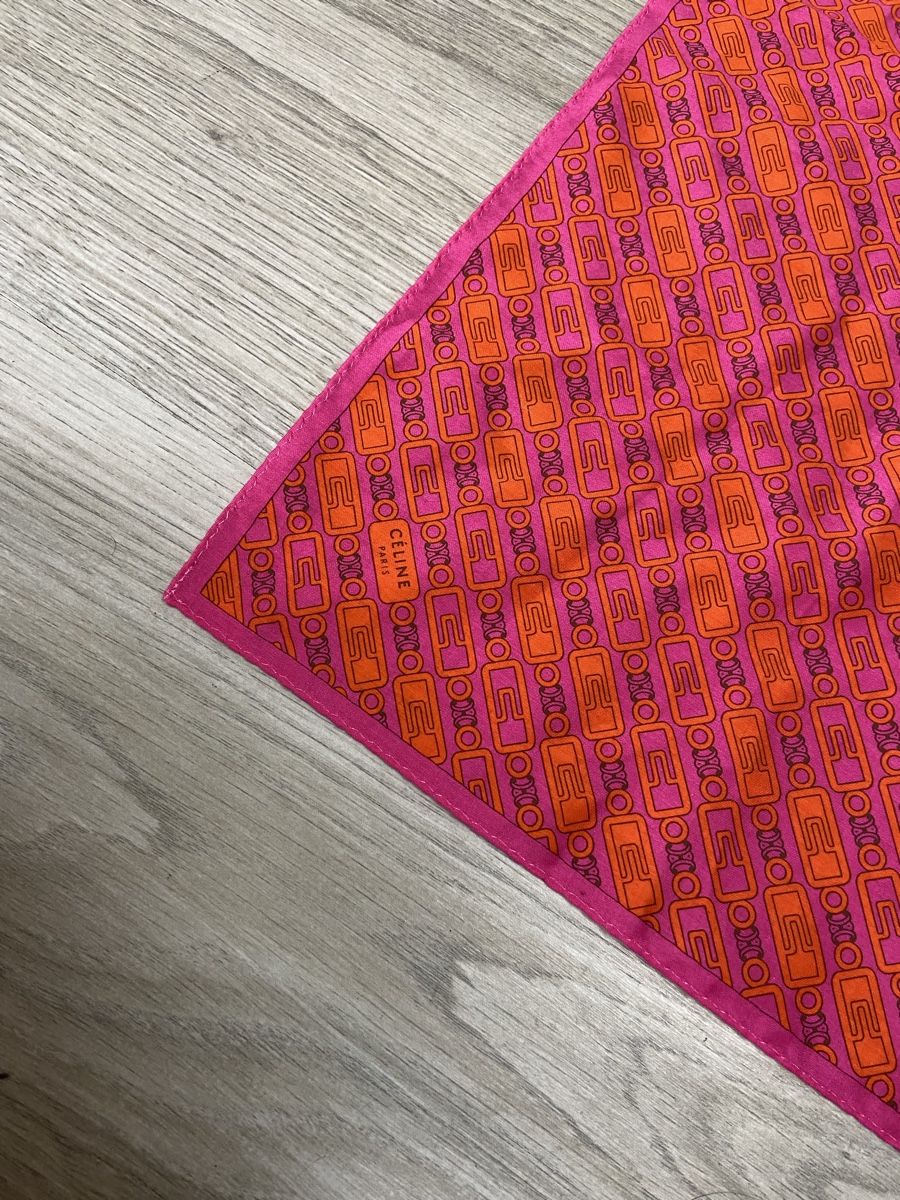 Celine Foulard & Sciarpe: Foulard Céline – Usato da Montreux venduto da Perledor 1