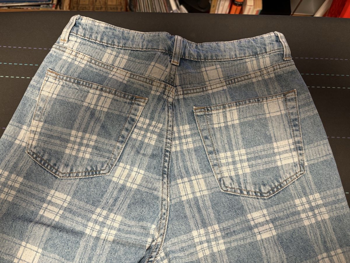 H&M Jeans: Jeans Grösse 38 – Usato da Kesswil venduto da Branca-01 8