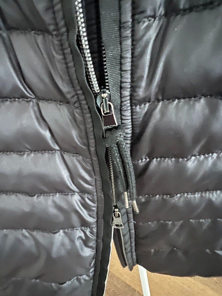 Marc Cain Giacche: Leichte Daunenjacke MarcCain Grösse 3 – Usato da Solothurn venduto da Scoony 4