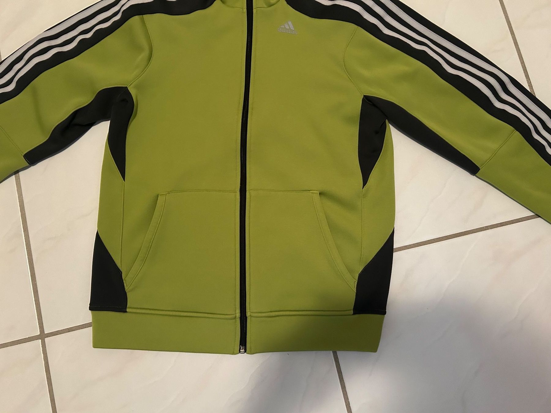Adidas Giacche: Adidas Hoody/Jäcklein Grösse M – Usato da Gutenswil venduto da walker60 1