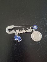 Brosche mit "Mashallah" Schriftzug und Anhängern, neu