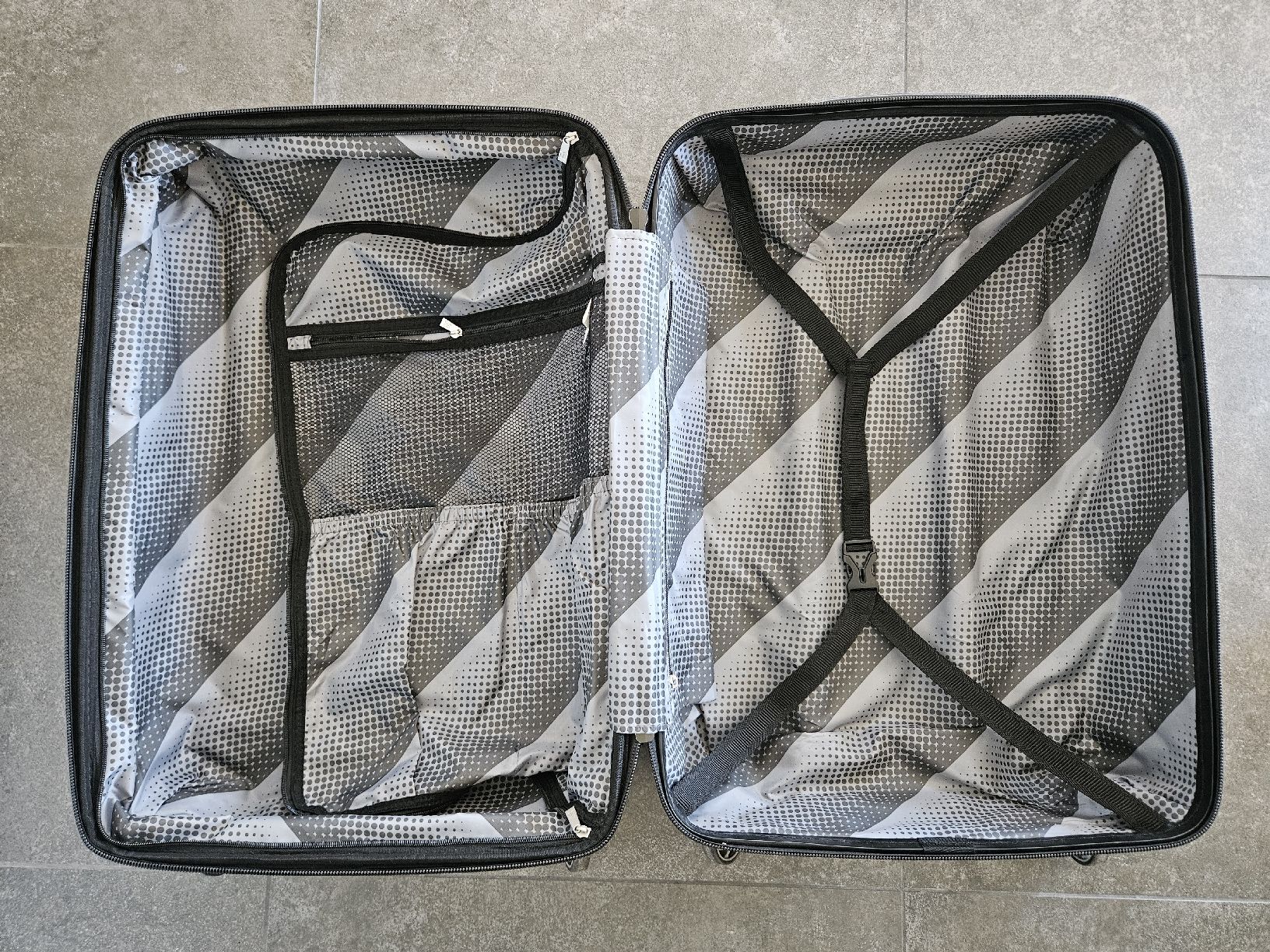 Valigie: It - Valise à roulettes – Usato da Bussigny venduto da niwa_mikan 7