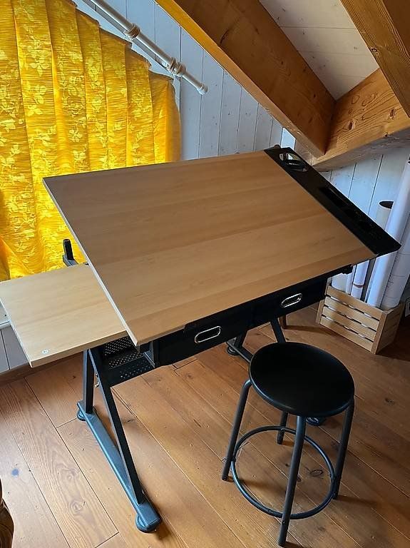 Scrivanie: Bureau avec plateau inclinable – Usato da Mannens venduto da evycha16 2
