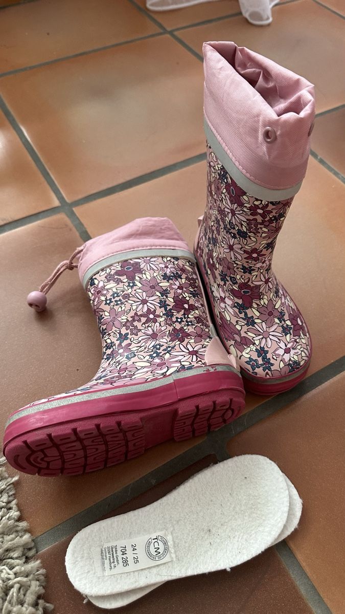 Schuhe für Mädchen: Gummistiefel von Tchibo, Grösse 24/25. – Gebraucht aus Einigen von Inna_ 1