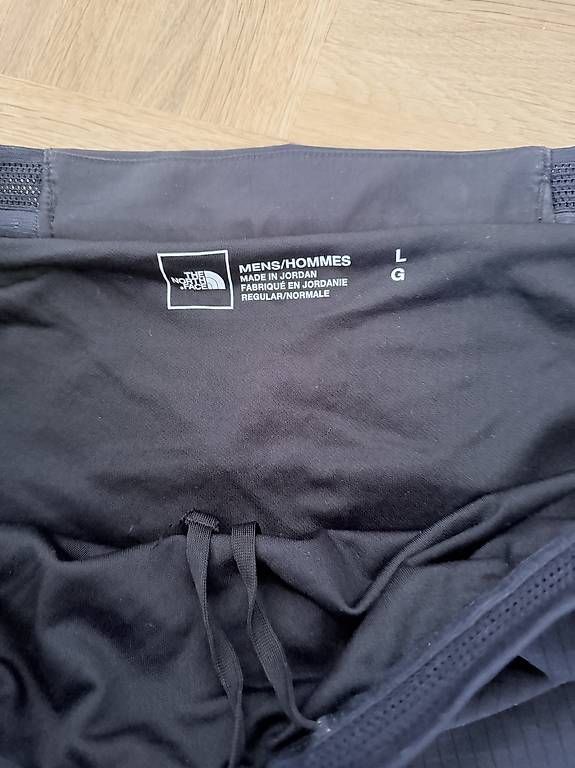North Face Pantalons: The North Face Shorts – D'occasion à Basel par alu_l9s8 2