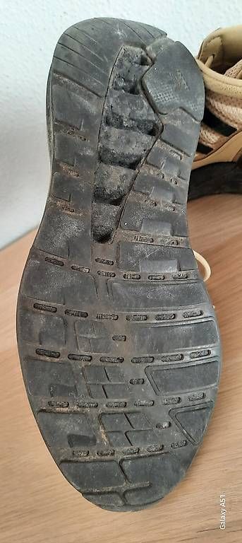 Herrenschuhe: ***ADIDAS*** Schuhe beige 43 1/3 – Gebraucht aus Wädenswil von H2H_Secondhandshop 1
